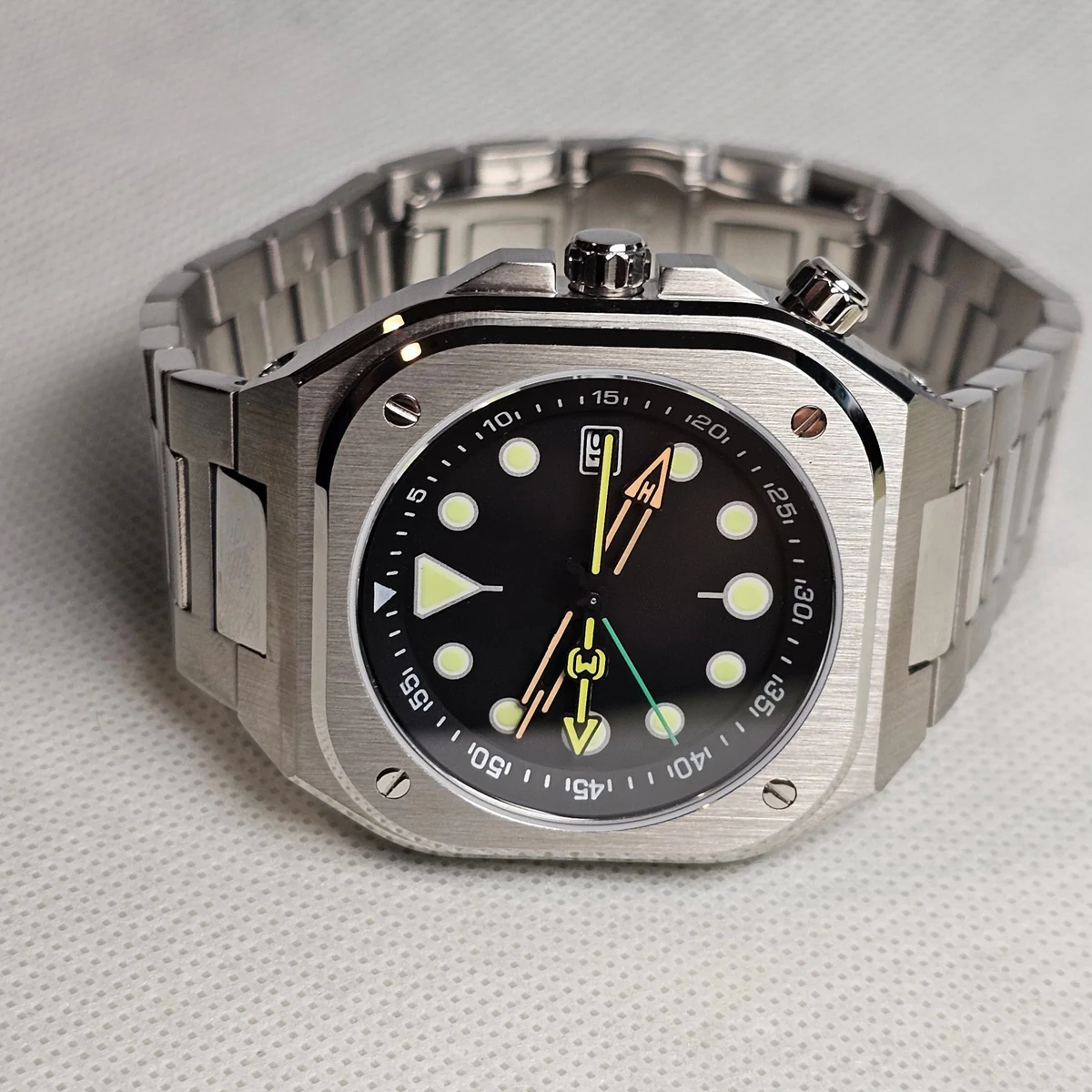 Seiko mod with rotating inner bezel colorful hands and custom dial