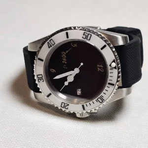 Seiko mod watch with dial engraving mistake and OOPS detail near the number 3